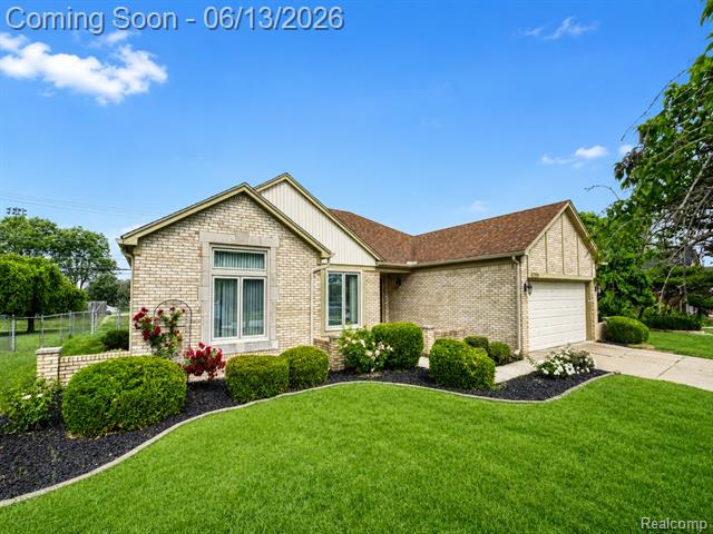 Builiding view thirty three for 3259 Kirkton, Sterling Heights, MI. 48310
