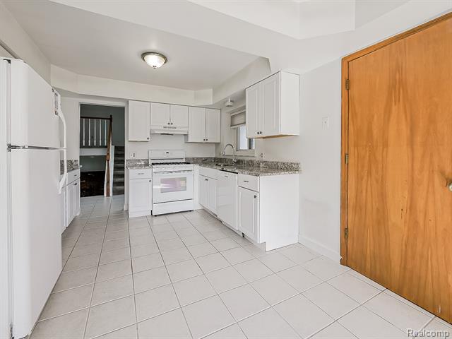 Builiding view eight for 3550 Kirkton, Sterling Heights, MI. 48310