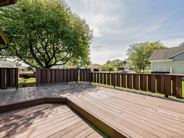 Builiding view forty four for 3550 Kirkton, Sterling Heights, MI. 48310