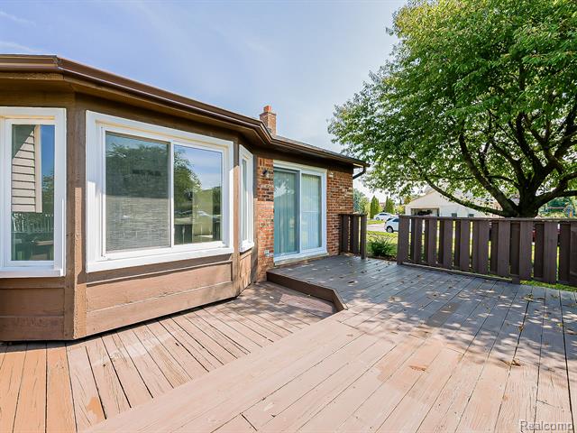 Builiding view forty three for 3550 Kirkton, Sterling Heights, MI. 48310