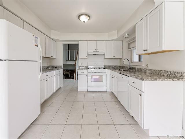 Builiding view nine for 3550 Kirkton, Sterling Heights, MI. 48310