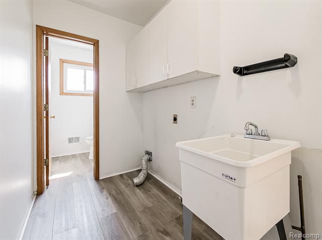 Builiding view thirty six for 3550 Kirkton, Sterling Heights, MI. 48310