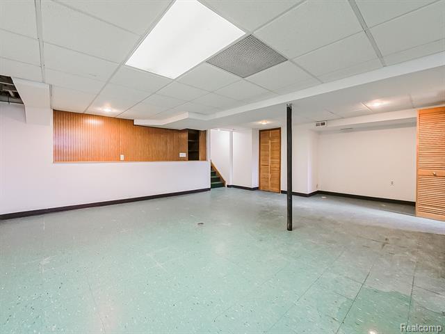 Builiding view thirty three for 3550 Kirkton, Sterling Heights, MI. 48310