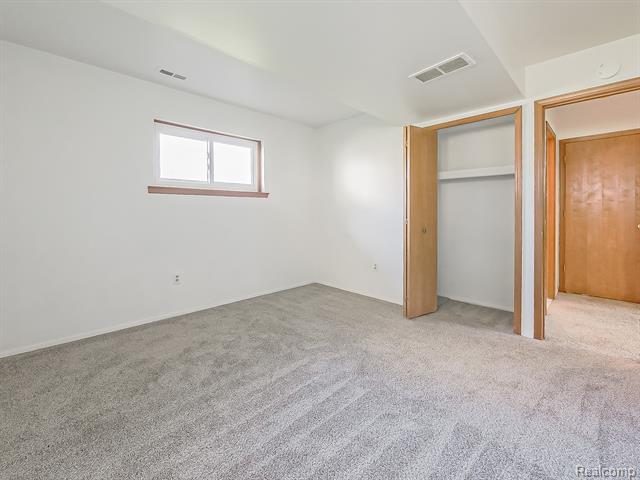 Builiding view twenty eight for 3550 Kirkton, Sterling Heights, MI. 48310