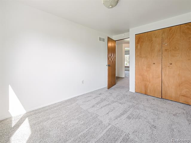 Builiding view twenty one for 3550 Kirkton, Sterling Heights, MI. 48310