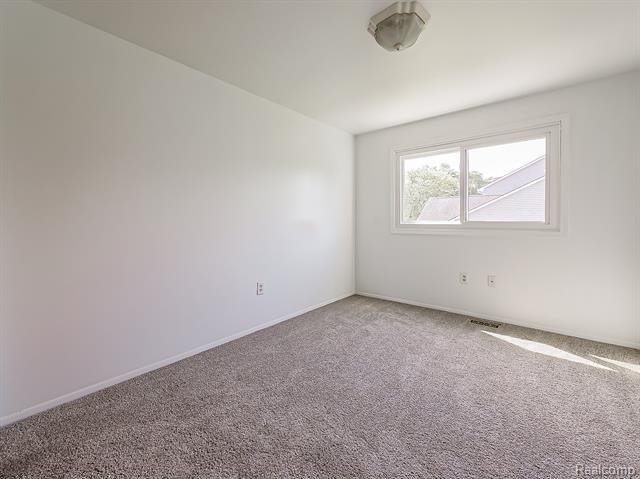 Builiding view twenty for 3550 Kirkton, Sterling Heights, MI. 48310