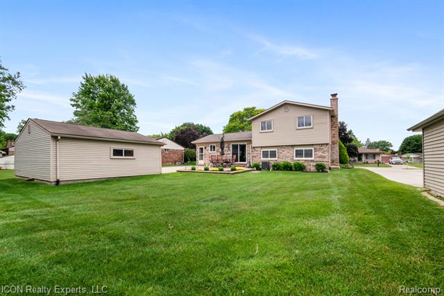 Builiding view fifty five for 39738 Day, Clinton Township, MI. 48038