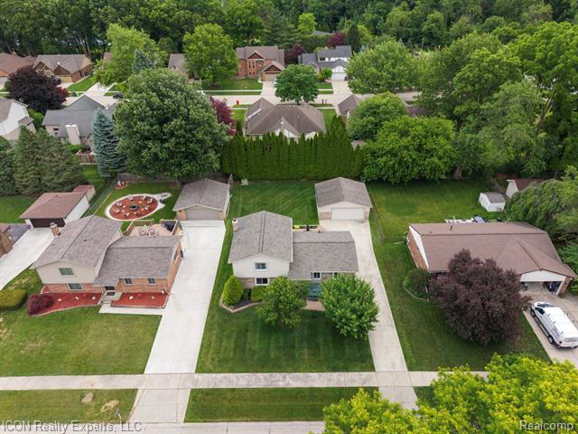 Builiding view sixty one for 39738 Day, Clinton Township, MI. 48038