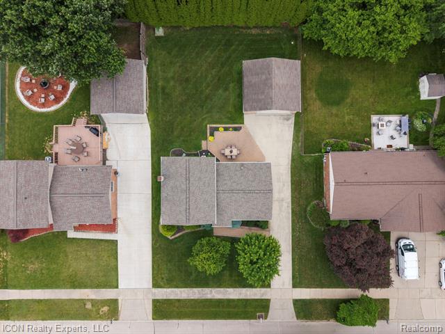 Builiding view sixty two for 39738 Day, Clinton Township, MI. 48038