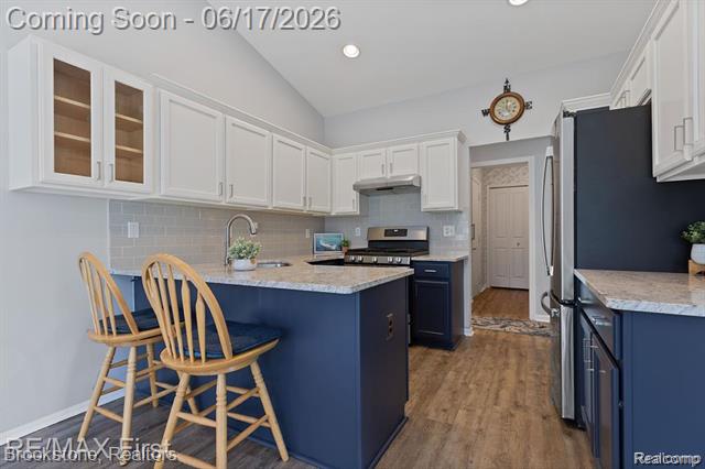 Builiding view seventeen for 41021 Glenleven, Clinton Township, MI. 48038