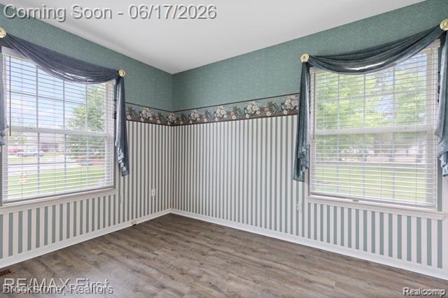 Builiding view twenty four for 41021 Glenleven, Clinton Township, MI. 48038