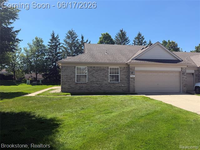 Builiding view two for 41021 Glenleven, Clinton Township, MI. 48038