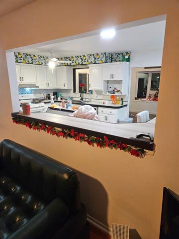 Builiding view three for 41357 Estate, Sterling Heights, MI. 48313