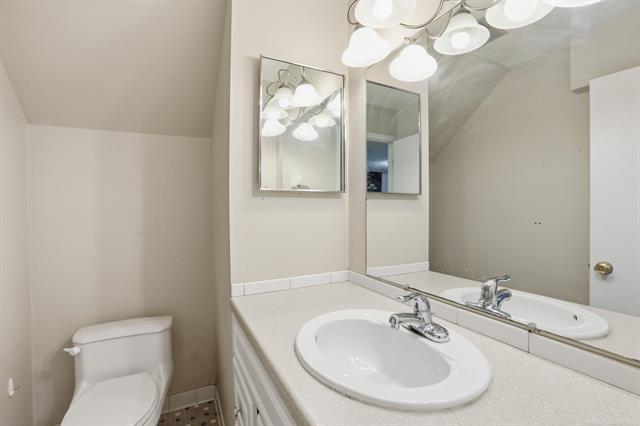 Builiding view thirteen for 16296 Picton, Clinton Township, MI. 48038