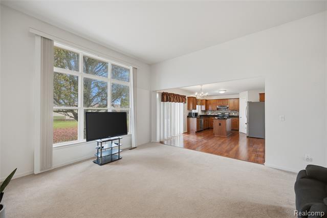 Builiding view nine for 42453 Willsharon, Sterling Heights, MI. 48314