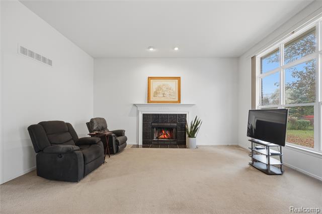 Builiding view seven for 42453 Willsharon, Sterling Heights, MI. 48314