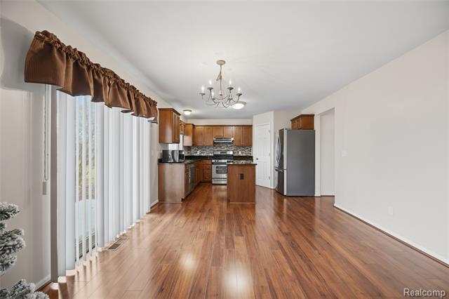 Builiding view sixteen for 42453 Willsharon, Sterling Heights, MI. 48314