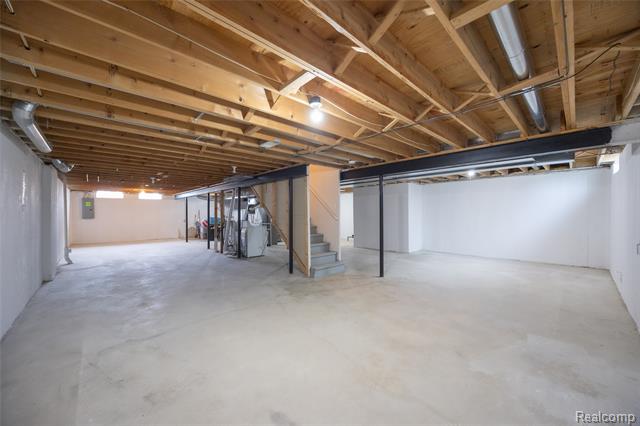 Builiding view thirty two for 42453 Willsharon, Sterling Heights, MI. 48314