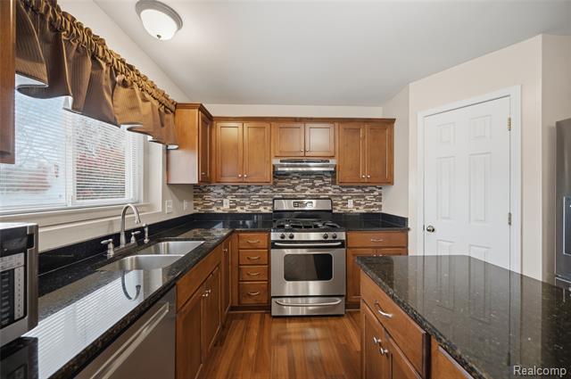 Builiding view twelve for 42453 Willsharon, Sterling Heights, MI. 48314