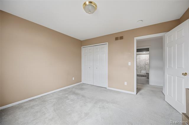 Builiding view twenty five for 42453 Willsharon, Sterling Heights, MI. 48314