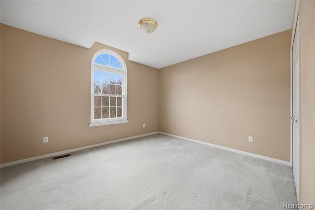 Builiding view twenty seven for 42453 Willsharon, Sterling Heights, MI. 48314