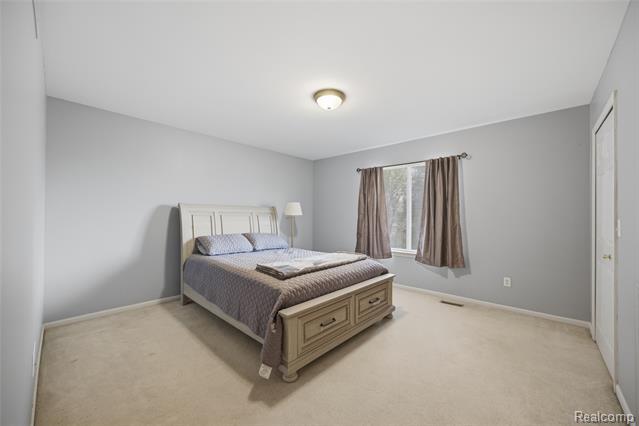 Builiding view twenty three for 42453 Willsharon, Sterling Heights, MI. 48314