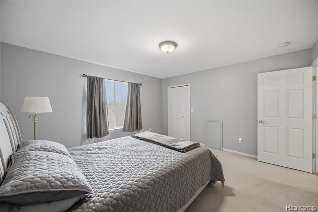 Builiding view twenty two for 42453 Willsharon, Sterling Heights, MI. 48314