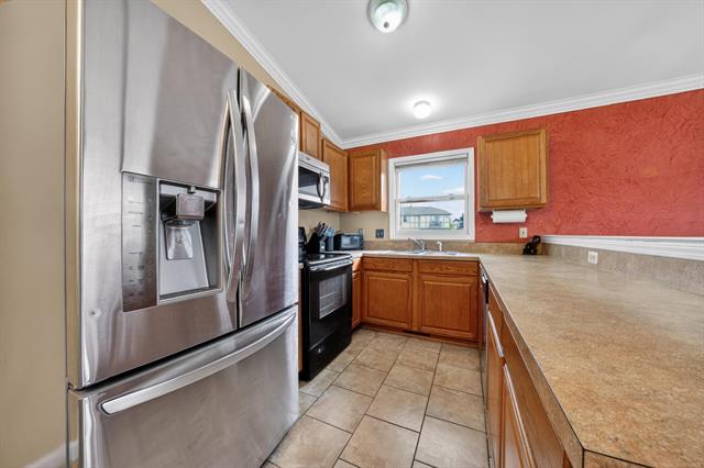Builiding view twelve for 41933 King Edward, Clinton Township, MI. 48038