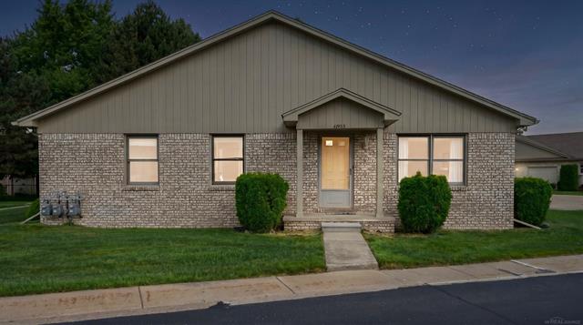 Builiding view twenty seven for 41933 King Edward, Clinton Township, MI. 48038