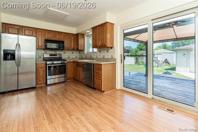 Builiding view eight for 41824 Clayton, Clinton Township, MI. 48038