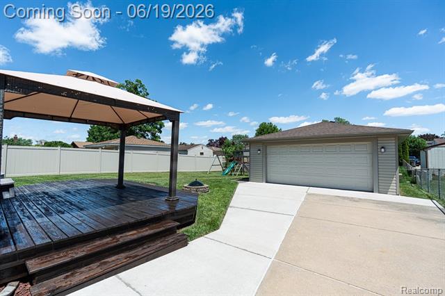 Builiding view twenty four for 41824 Clayton, Clinton Township, MI. 48038