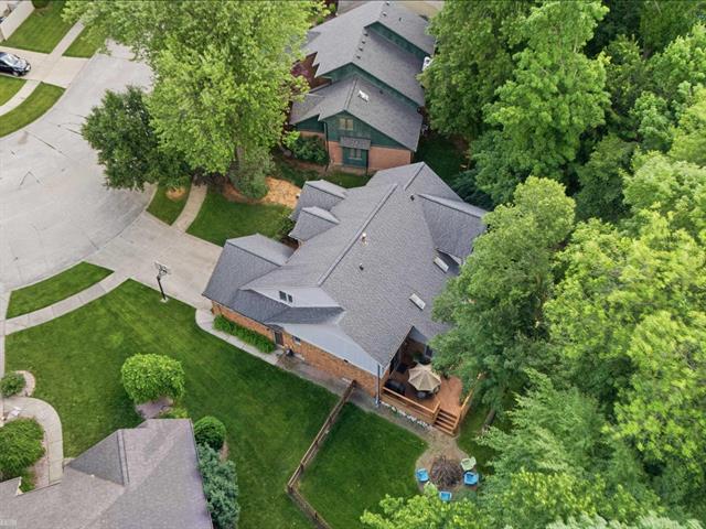 Builiding view forty eight for 18036 Lauren N, Clinton Township, MI. 48038