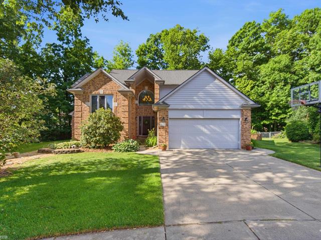 Builiding view forty one for 18036 Lauren N, Clinton Township, MI. 48038