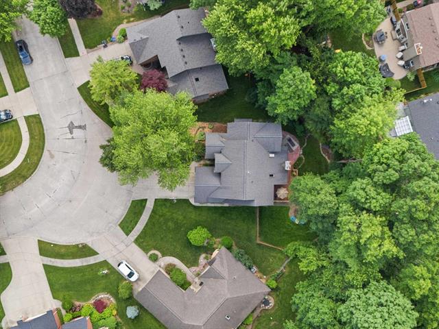 Builiding view forty seven for 18036 Lauren N, Clinton Township, MI. 48038