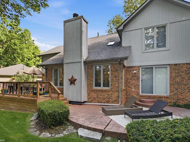 Builiding view thirty eight for 18036 Lauren N, Clinton Township, MI. 48038