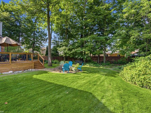 Builiding view thirty five for 18036 Lauren N, Clinton Township, MI. 48038