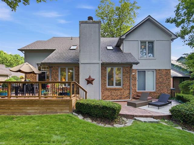 Builiding view thirty seven for 18036 Lauren N, Clinton Township, MI. 48038