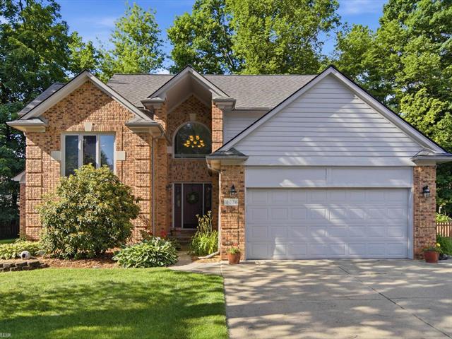 front view for 18036 Lauren N, Clinton Township, Mi. 48038