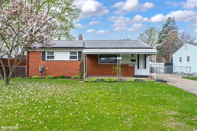 front view for 42621 Prince Dr, Sterling Heights, Mi. 48313