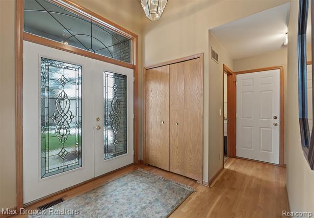 Builiding view five for 42738 Matthew, Sterling Heights, MI. 48313