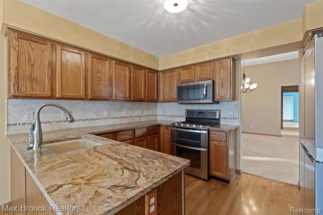 Builiding view fourteen for 42738 Matthew, Sterling Heights, MI. 48313