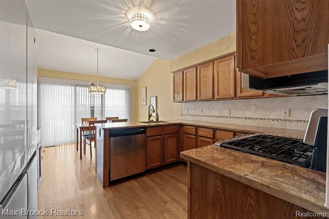 Builiding view thirteen for 42738 Matthew, Sterling Heights, MI. 48313