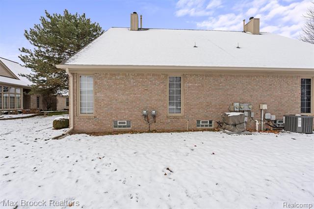 Builiding view twenty nine for 42738 Matthew, Sterling Heights, MI. 48313