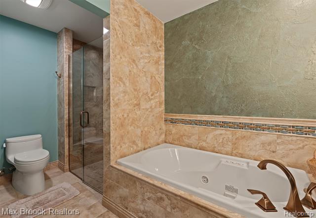 Builiding view twenty one for 42738 Matthew, Sterling Heights, MI. 48313