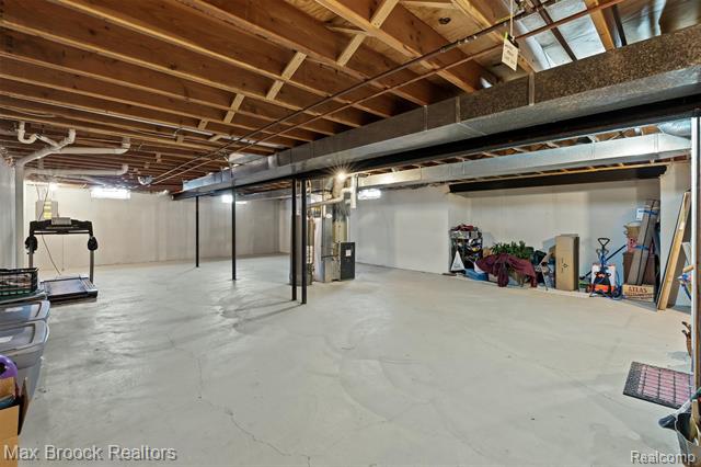 Builiding view twenty seven for 42738 Matthew, Sterling Heights, MI. 48313