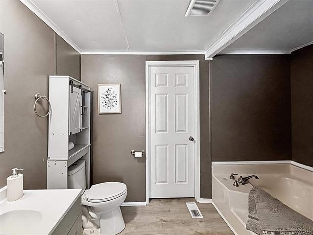 Builiding view eight for 43060 Frontenac, Sterling Heights, MI. 48314