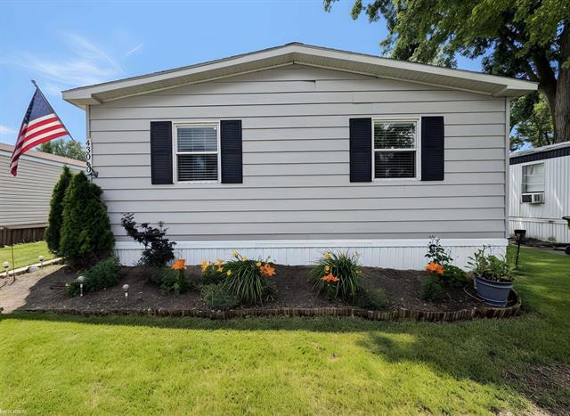 Builiding view one for 43060 Frontenac, Sterling Heights, MI. 48314