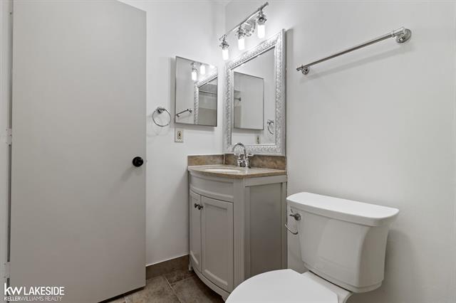 Builiding view fifteen for 43244 Mound, Sterling Heights, MI. 48314