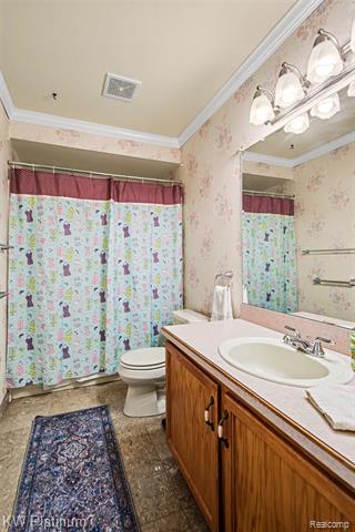 Builiding view fifteen for 15640 Orchard Ridge, Clinton Township, MI. 48038
