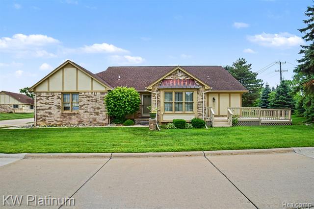 Builiding view one for 15640 Orchard Ridge, Clinton Township, MI. 48038